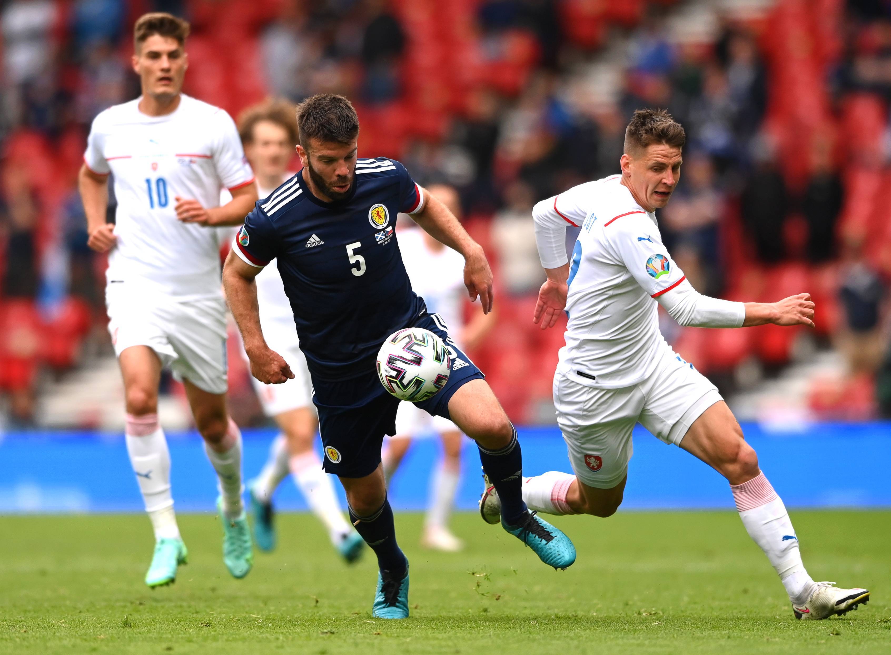 尤为突出 尤为突出