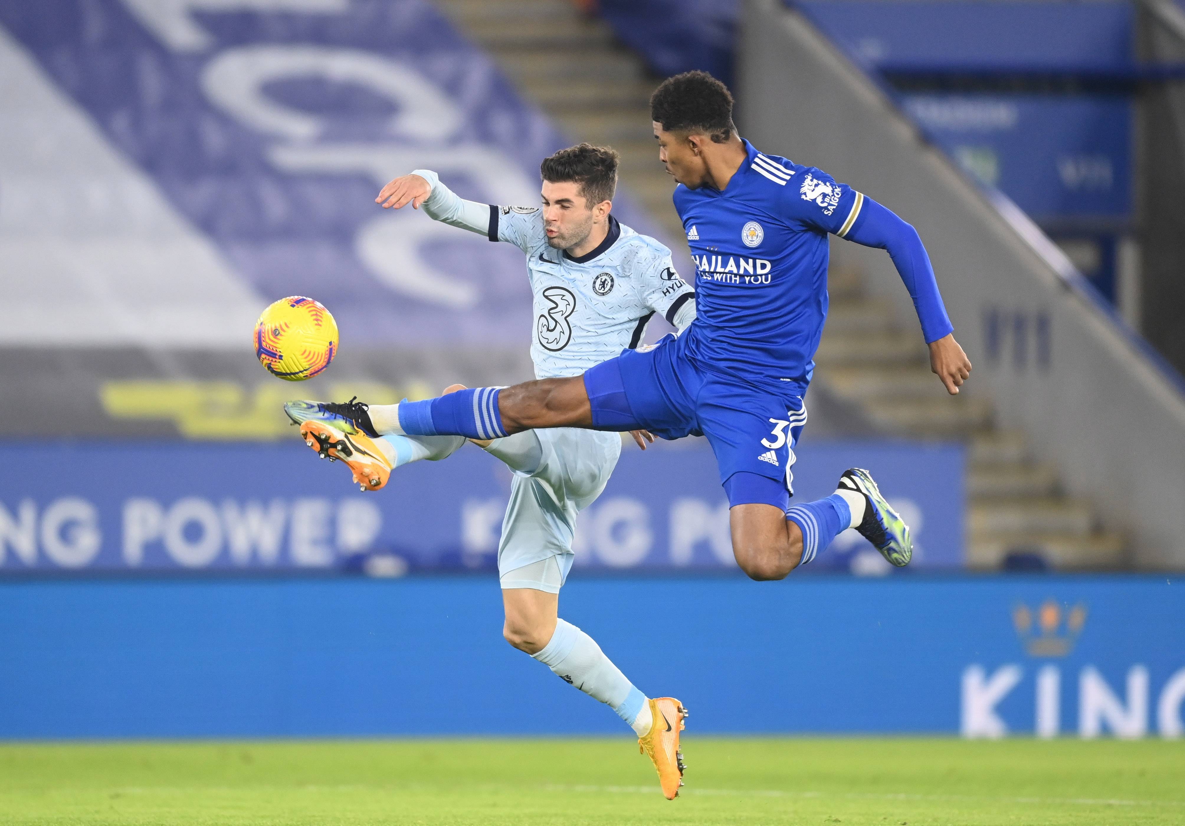 路球员在比 路球员在比