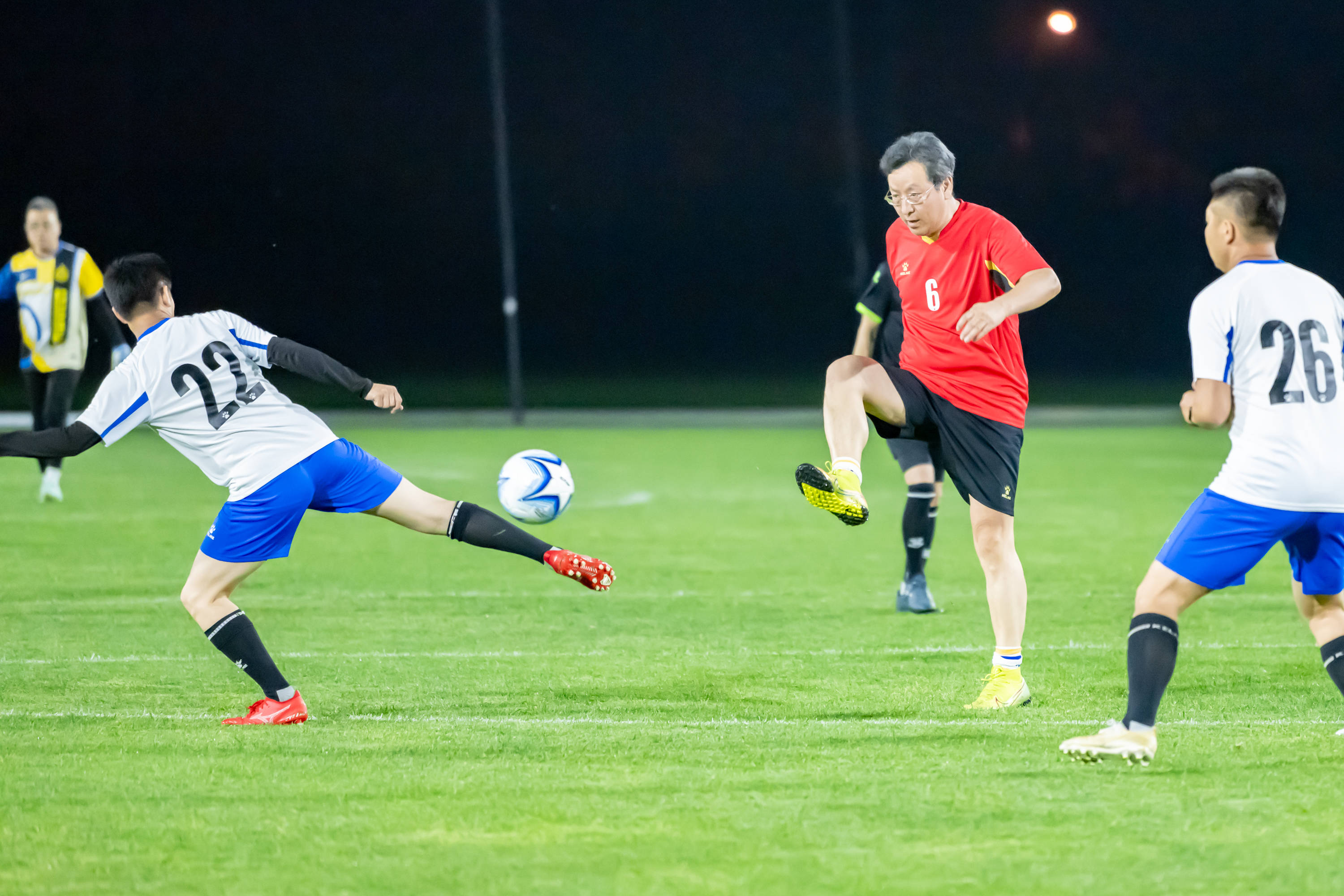 的发展充满 的发展充满