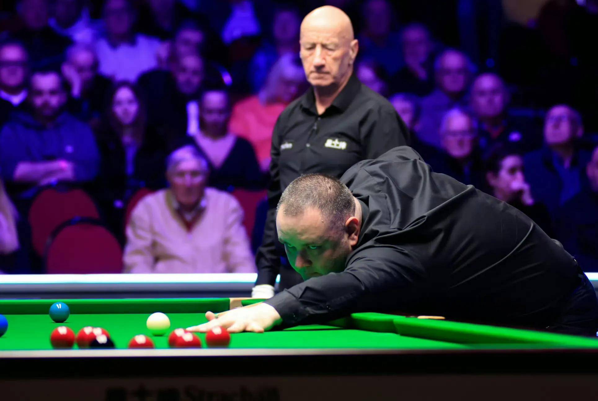 选手们通过 选手们通过