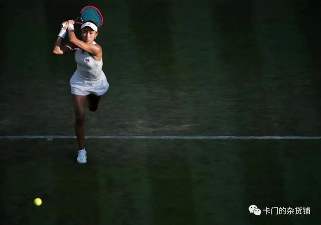 刚崭露头角 刚崭露头角