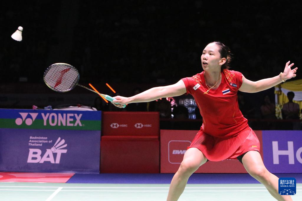 更是对他们 更是对他们