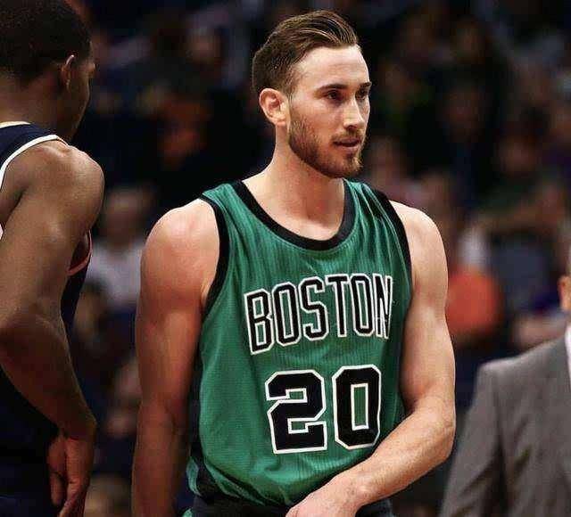 他不仅在场 他不仅在场