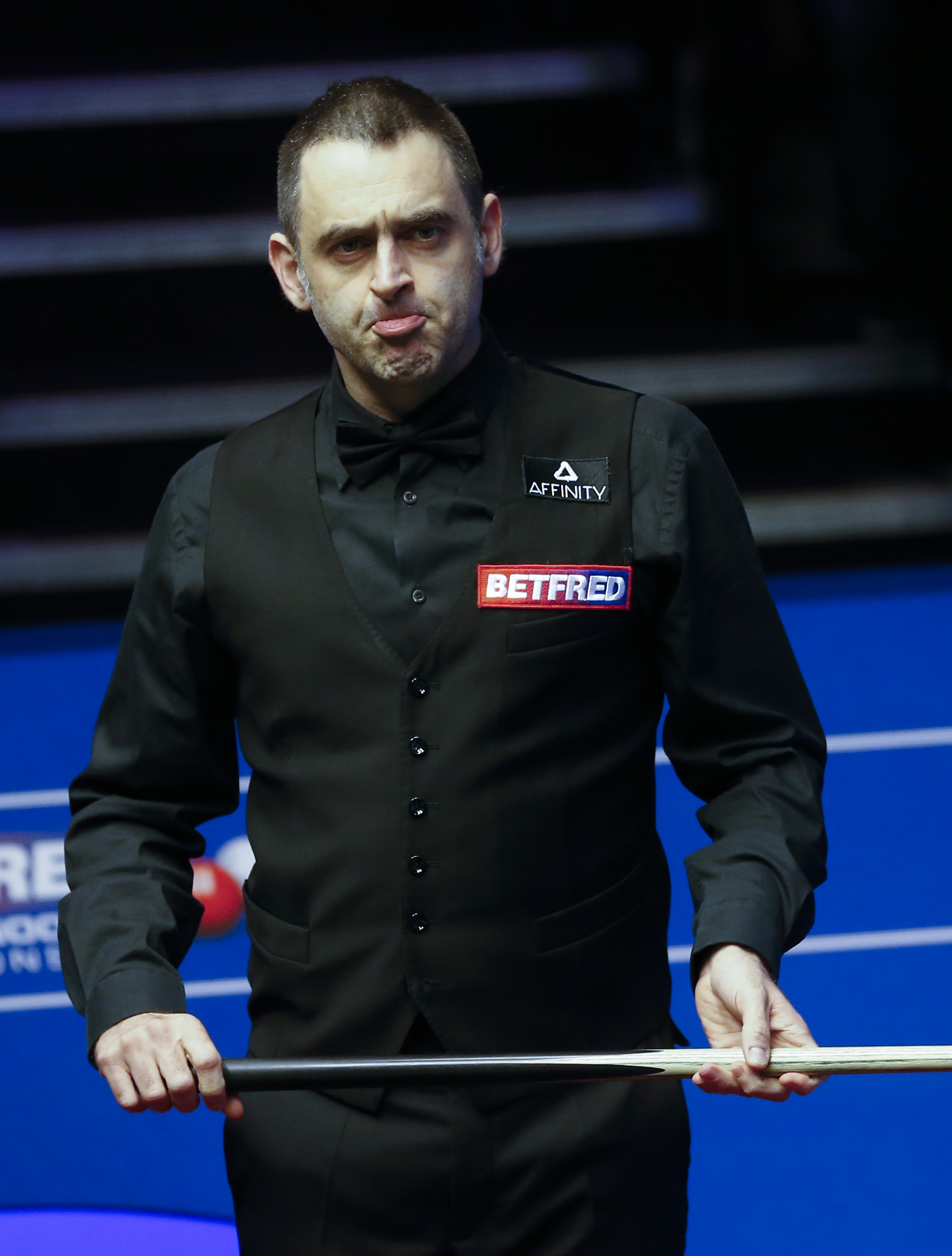 直致力于足 直致力于足